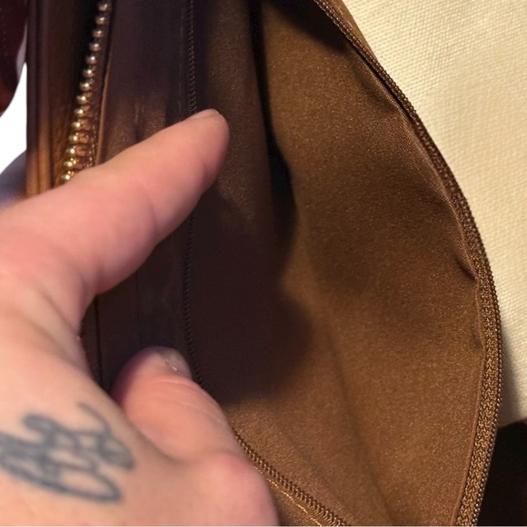 Accent Leopard Tote Bag w/ Scarf – Chic & Versatile - Picture 7 of 9